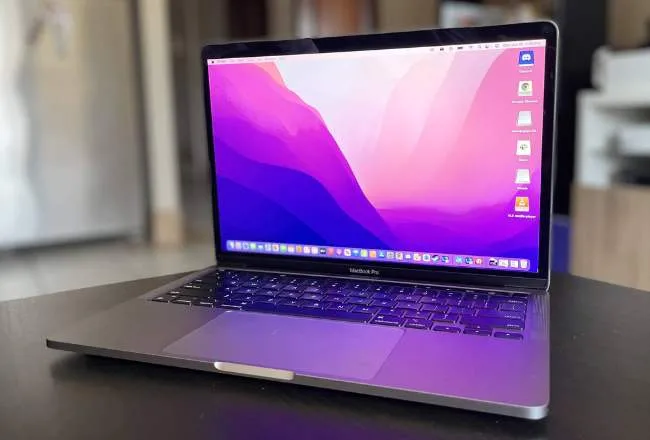 Macbook Pro M2 mới ra mắt với màn hình 13 inch